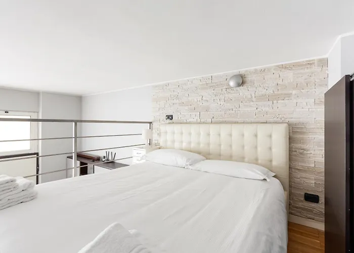 Milan - Gorla M1 Modern Studio!